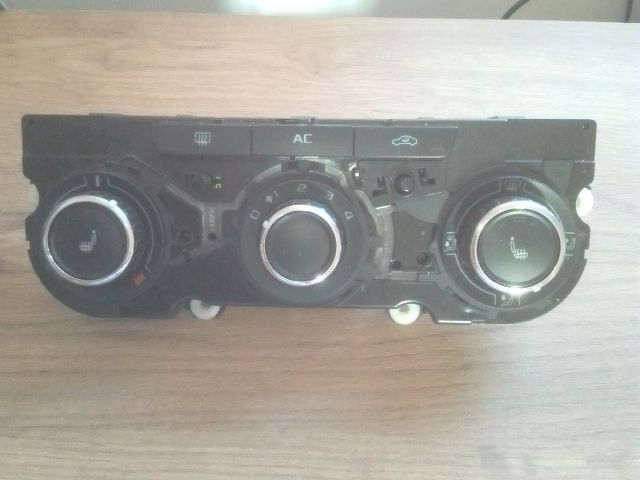 bontott SKODA OCTAVIA II Fűtéskapcsoló (manuális klímás)