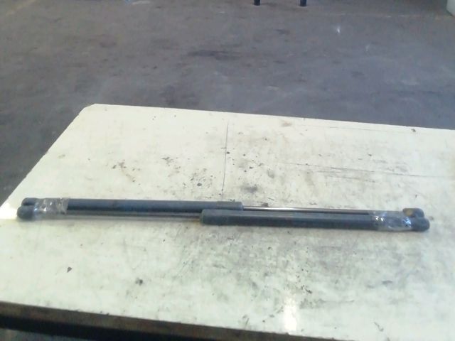 bontott SKODA OCTAVIA II Gázrugós Kitámasztó Teleszkóp Pár Csomagtérajtó