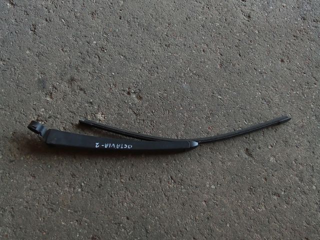 bontott SKODA OCTAVIA II Hátsó Ablaktörlő Kar