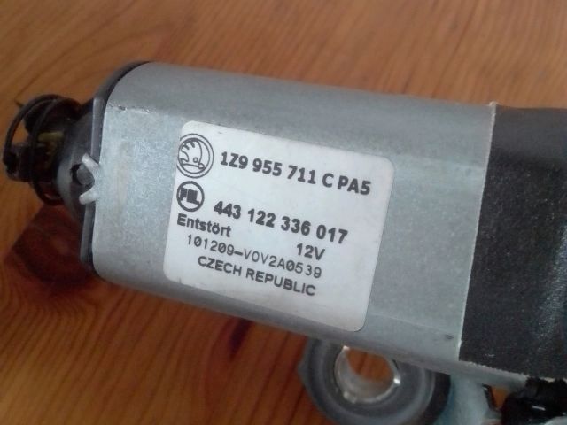 bontott SKODA OCTAVIA II Hátsó Ablaktörlő Motor