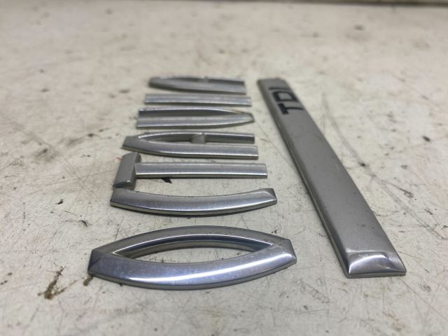 bontott SKODA OCTAVIA II Hátsó Embléma