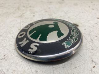 bontott SKODA OCTAVIA II Hátsó Embléma