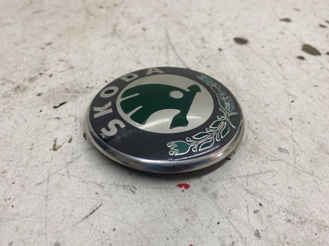 bontott SKODA OCTAVIA II Hátsó Embléma