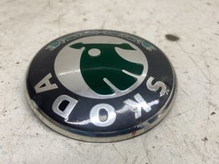 bontott SKODA OCTAVIA II Hátsó Embléma