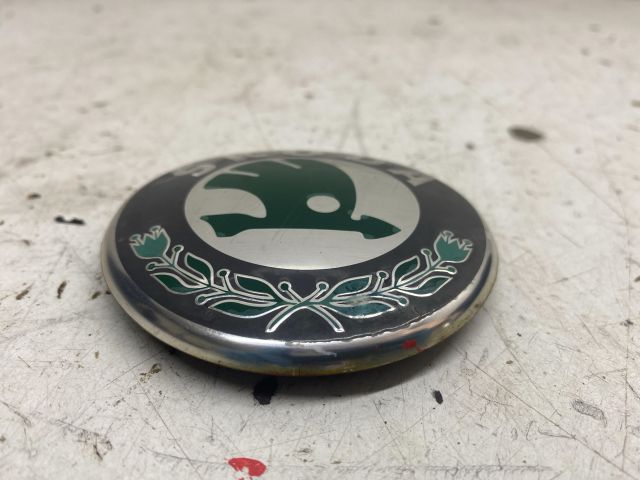 bontott SKODA OCTAVIA II Hátsó Embléma