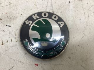 bontott SKODA OCTAVIA II Hátsó Embléma