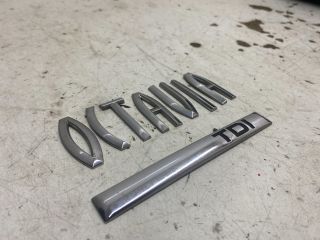 bontott SKODA OCTAVIA II Hátsó Embléma