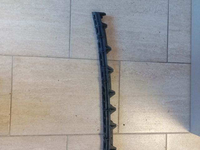 bontott SKODA OCTAVIA II Hátsó középső Lökhárító Tartó (Műanyag)