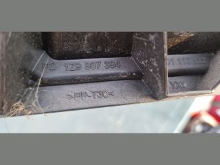 bontott SKODA OCTAVIA II Hátsó középső Lökhárító Tartó (Műanyag)