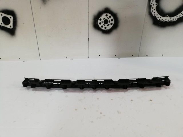 bontott SKODA OCTAVIA II Hátsó középső Lökhárító Tartó (Műanyag)