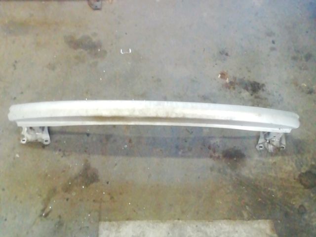 bontott SKODA OCTAVIA II Hátsó Lökhárító Merevítő (Fém)