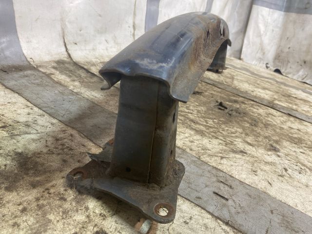 bontott SKODA OCTAVIA II Hátsó Lökhárító Merevítő (Fém)