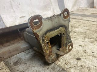 bontott SKODA OCTAVIA II Hátsó Lökhárító Merevítő (Fém)