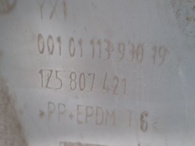 bontott SKODA OCTAVIA II Hátsó Lökhárító (Részeivel)