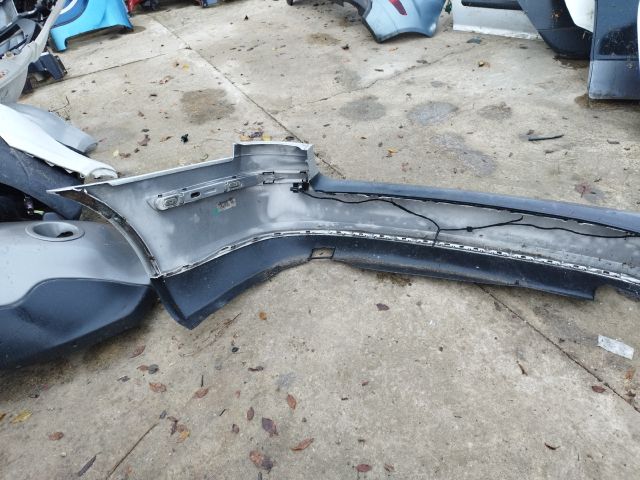 bontott SKODA OCTAVIA II Hátsó Lökhárító (Részeivel)