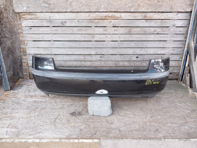 bontott SKODA OCTAVIA II Hátsó Lökhárító (Részeivel)