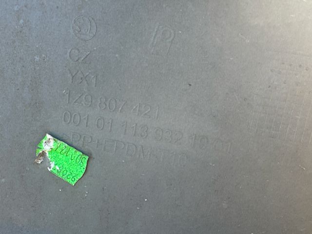 bontott SKODA OCTAVIA II Hátsó Lökhárító (Részeivel)