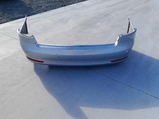 bontott SKODA OCTAVIA II Hátsó Lökhárító (Üresen)