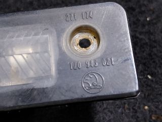 bontott SKODA OCTAVIA II Hátsó Rendszámtábla Világítás