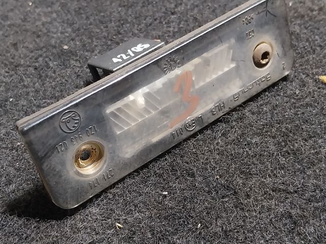 bontott SKODA OCTAVIA II Hátsó Rendszámtábla Világítás