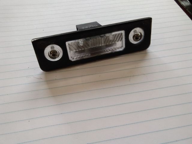 bontott SKODA OCTAVIA II Hátsó Rendszámtábla Világítás