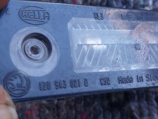 bontott SKODA OCTAVIA II Hátsó Rendszámtábla Világítás