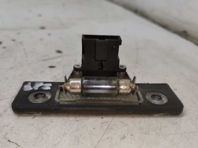 bontott SKODA OCTAVIA II Hátsó Rendszámtábla Világítás