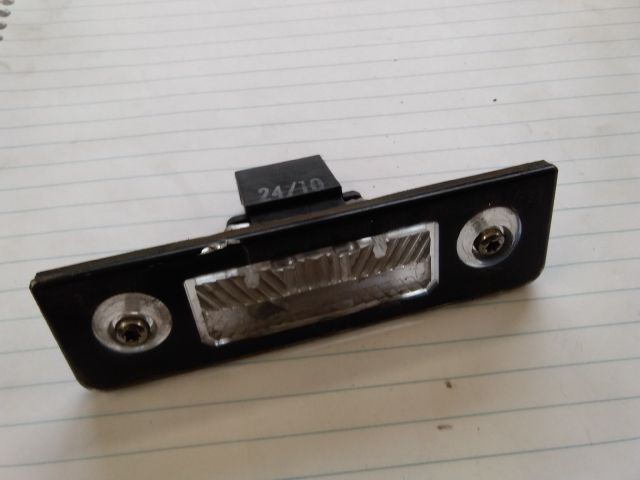 bontott SKODA OCTAVIA II Hátsó Rendszámtábla Világítás