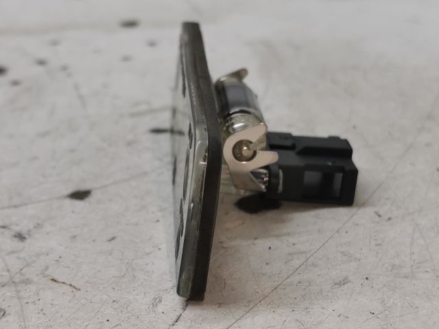 bontott SKODA OCTAVIA II Hátsó Rendszámtábla Világítás