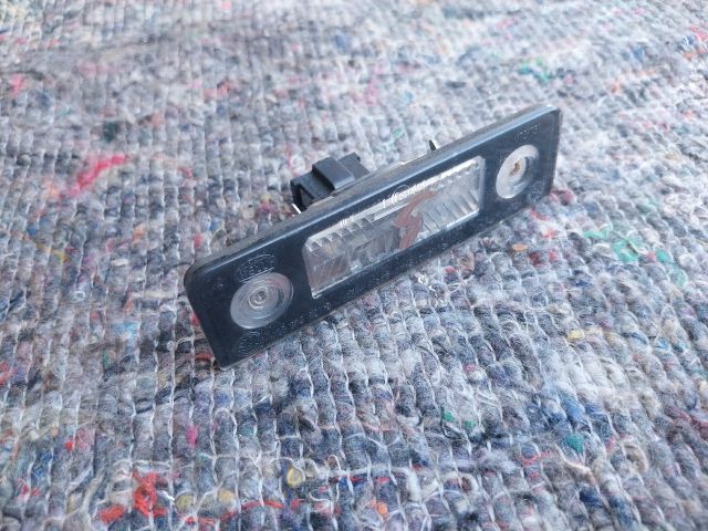 bontott SKODA OCTAVIA II Hátsó Rendszámtábla Világítás