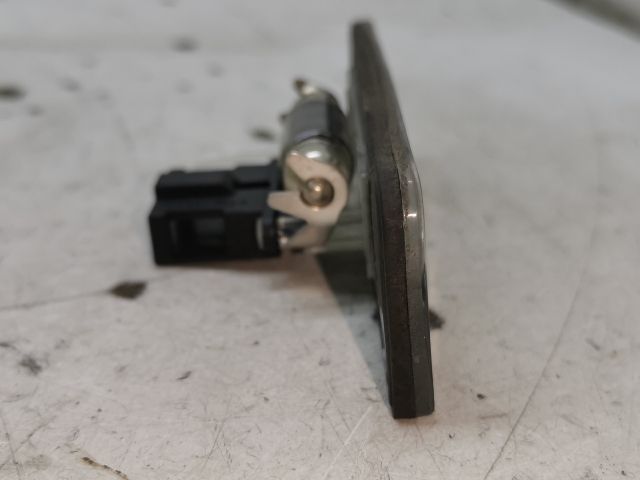 bontott SKODA OCTAVIA II Hátsó Rendszámtábla Világítás