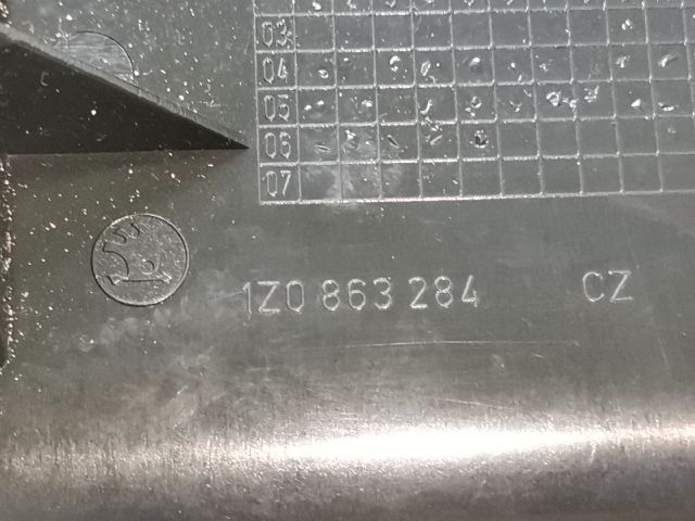 bontott SKODA OCTAVIA II Hátsó Tároló Rekesz