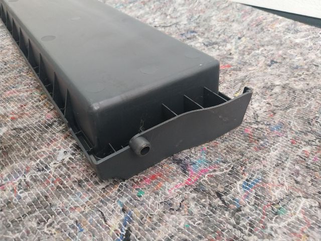 bontott SKODA OCTAVIA II Hátsó Tároló Rekesz