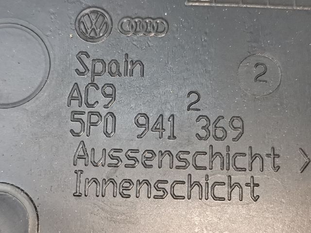 bontott SKODA OCTAVIA II Homlokfal Burkolat