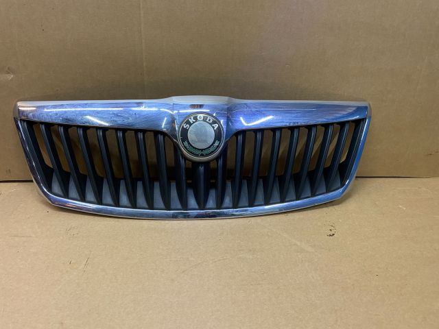 bontott SKODA OCTAVIA II Hűtőrács