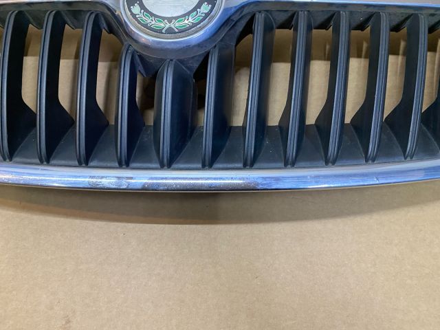 bontott SKODA OCTAVIA II Hűtőrács