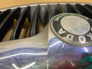 bontott SKODA OCTAVIA II Hűtőrács