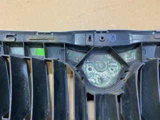 bontott SKODA OCTAVIA II Hűtőrács