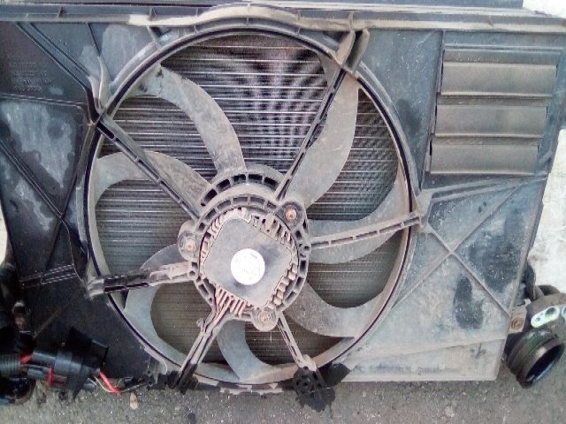 bontott SKODA OCTAVIA II Hűtőventilátor Motor