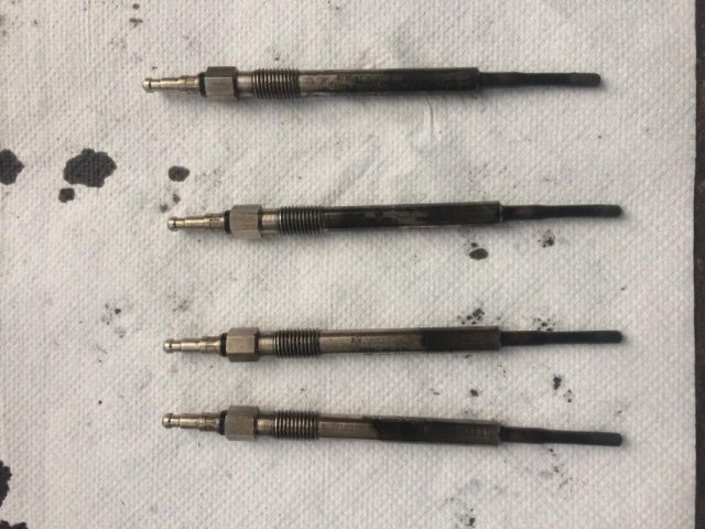 bontott SKODA OCTAVIA II Izzító/Gyújtó Gyertya