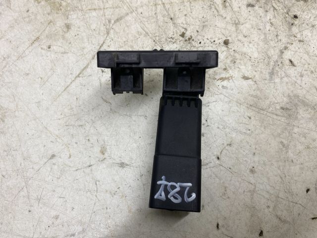 bontott SKODA OCTAVIA II Izzító Relé