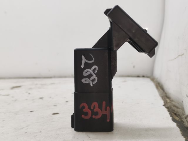 bontott SKODA OCTAVIA II Izzító Relé