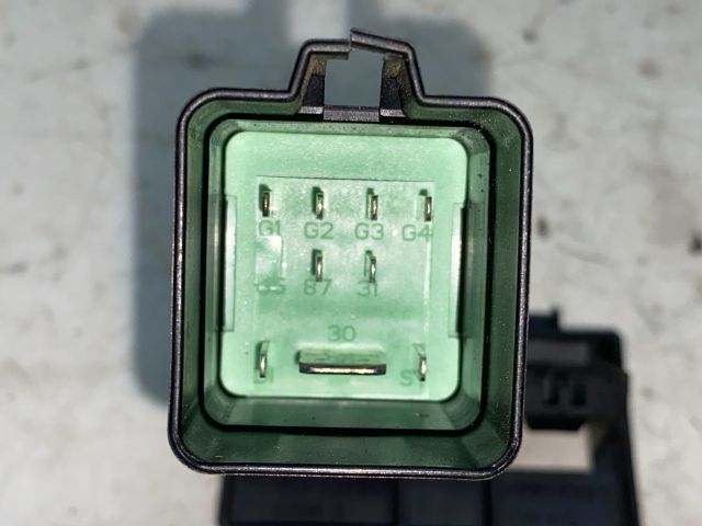 bontott SKODA OCTAVIA II Izzító Relé