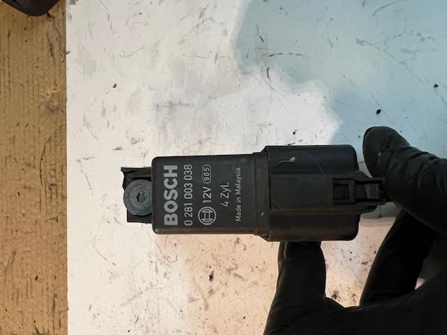 bontott SKODA OCTAVIA II Izzító Relé