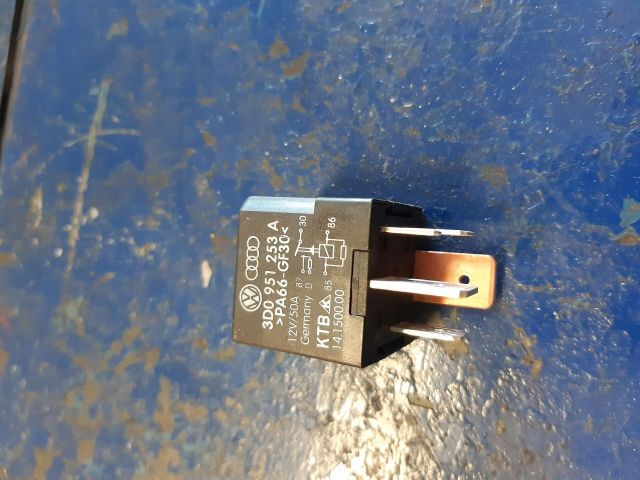 bontott SKODA OCTAVIA II Izzító Relé