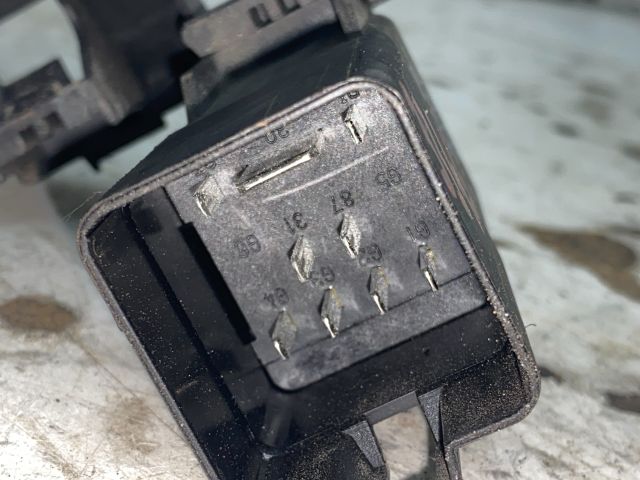 bontott SKODA OCTAVIA II Izzító Relé