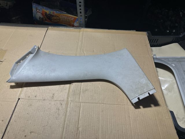 bontott SKODA OCTAVIA II Jobb C Oszlop Burkolat