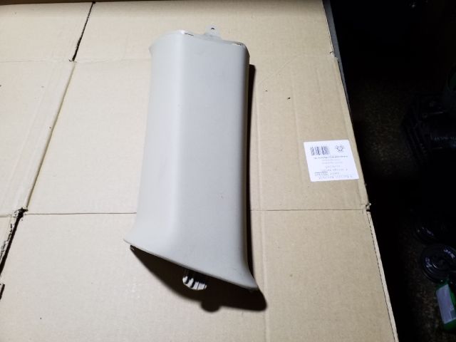 bontott SKODA OCTAVIA II Jobb C Oszlop Burkolat