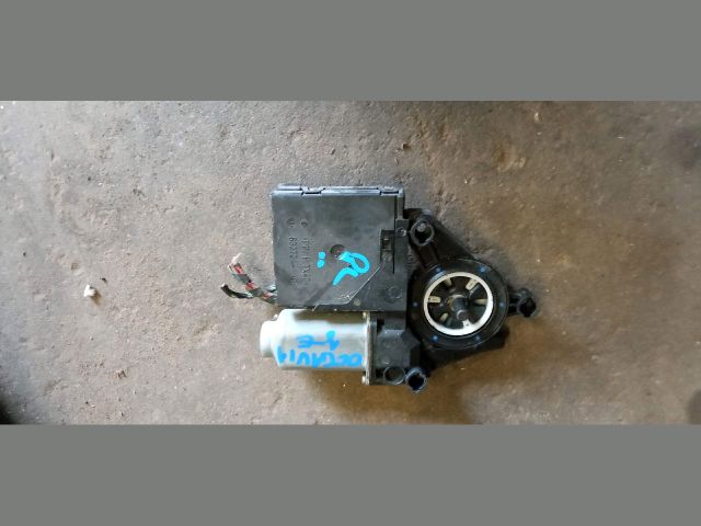 bontott SKODA OCTAVIA II Jobb első Ablakemelő Elektronika