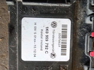 bontott SKODA OCTAVIA II Jobb első Ablakemelő Elektronika